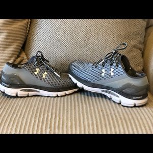Under armour size 6.5 shoes
